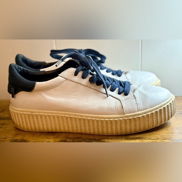 J Slides Women's Parker Fashion Sneaker, White/Navy, Size 10 - Picture 4 of 9